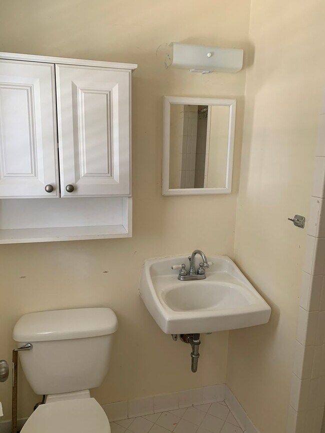 Building Photo - Kensington Park