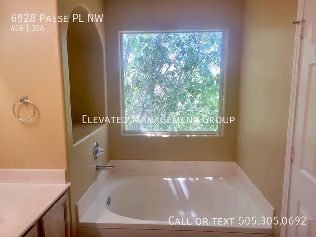 Building Photo - Spacious 4 Bedroom Home in Ventana Ranch
