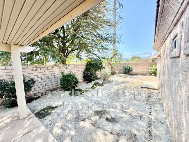 Building Photo - 74091 Daisy Ln