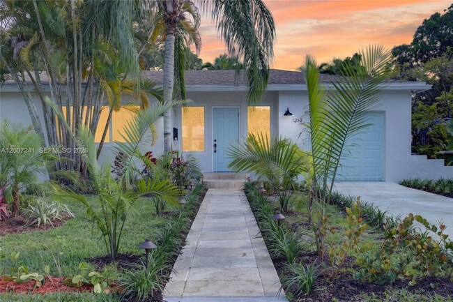 Building Photo - 1250 NE 133rd St