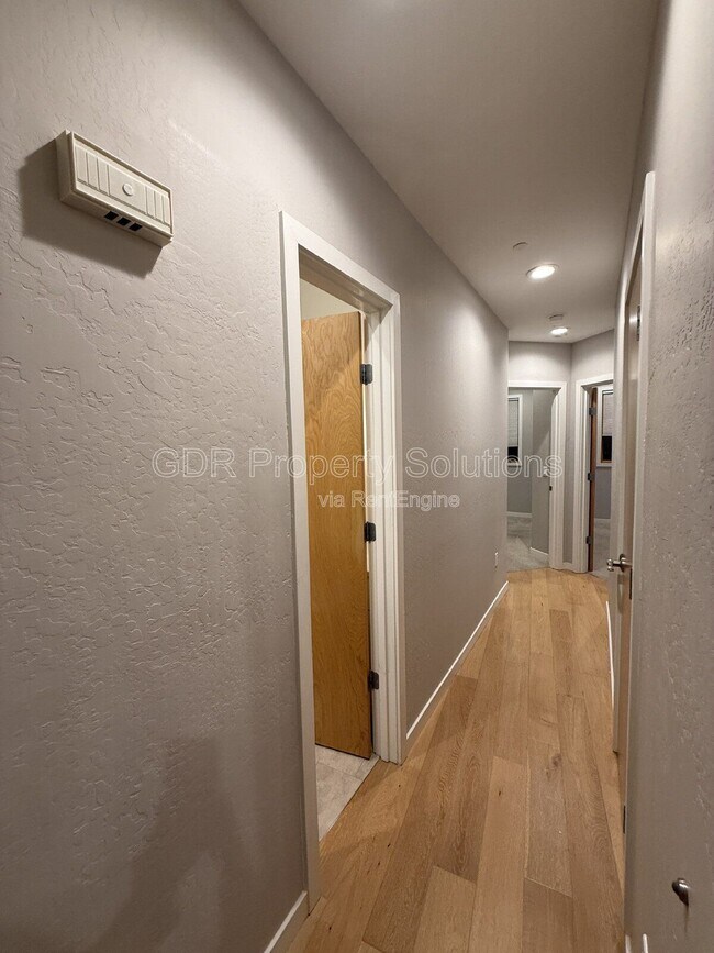 Building Photo - 3600 Central Ave SE