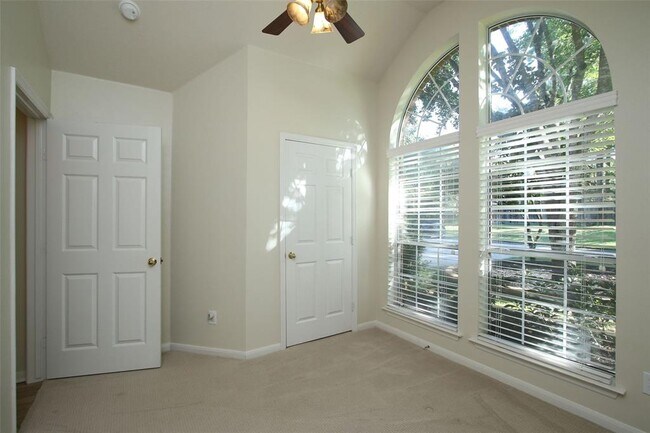 Building Photo - 43 N Veranda Ridge Dr
