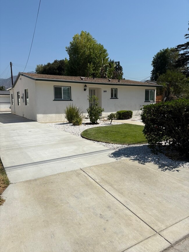 Primary Photo - 849 Diamond St