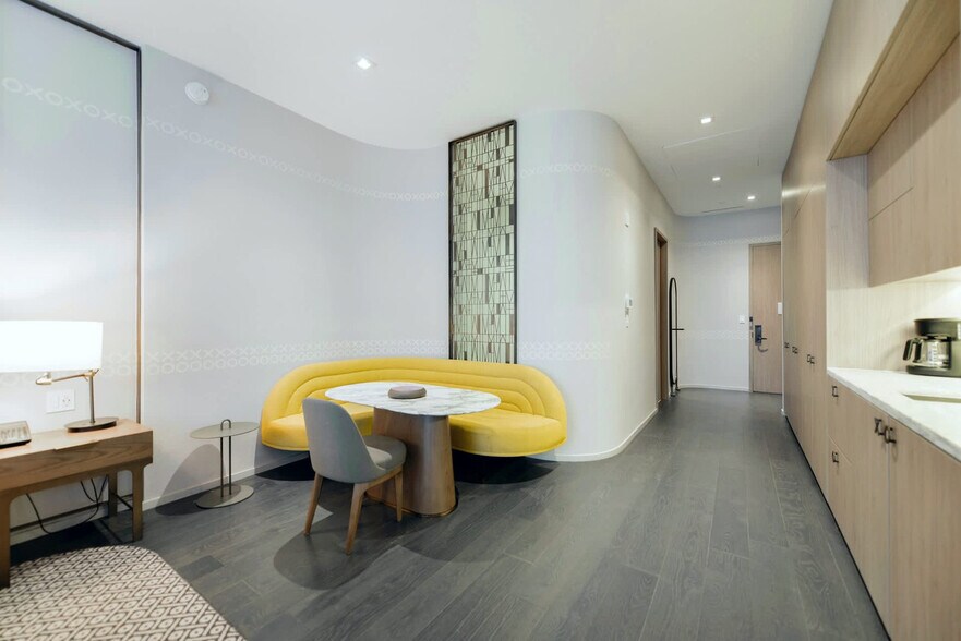 Building Photo - 801 S Miami Ave