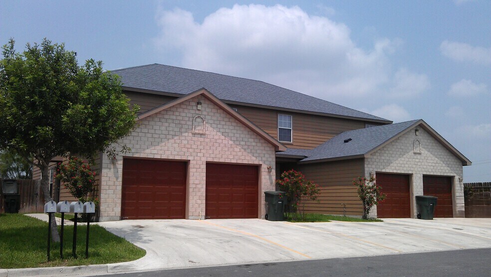 Building Photo - 3013 Treasure Haven Dr
