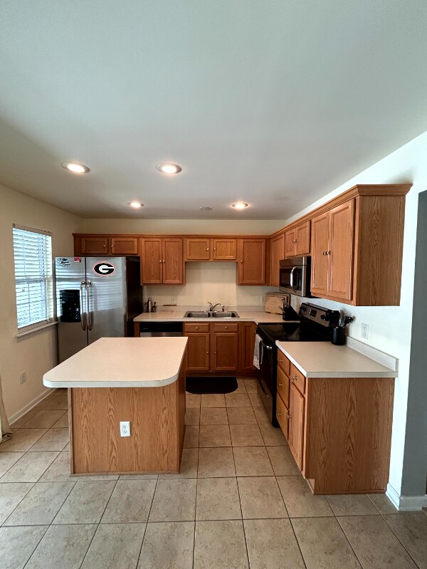 Building Photo - 122 Sonata Cir