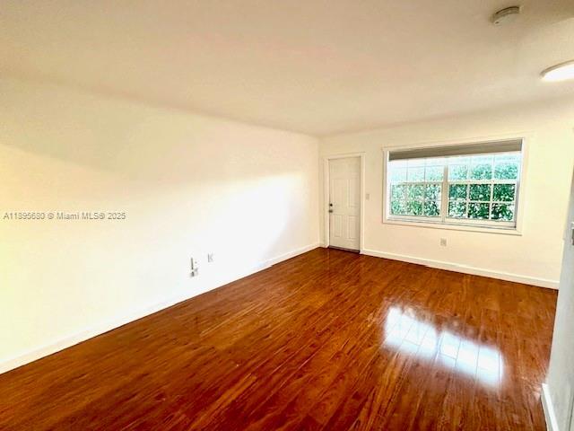 Building Photo - 2101 Bay Dr