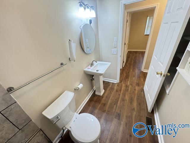 Building Photo - 2849 Greenside Dr NW