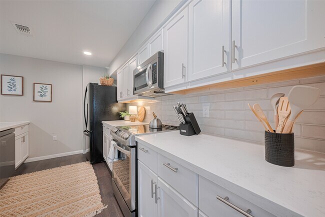 Building Photo - 14688 Perthshire Rd