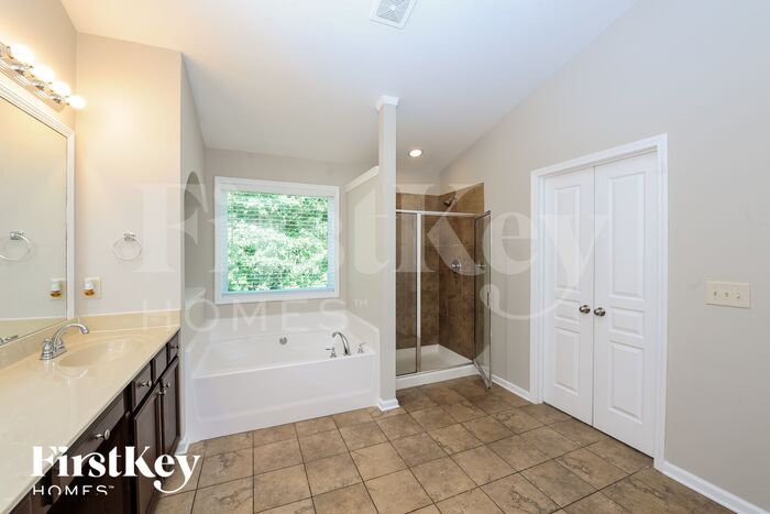 Building Photo - 4845 Mistybrooke Court
