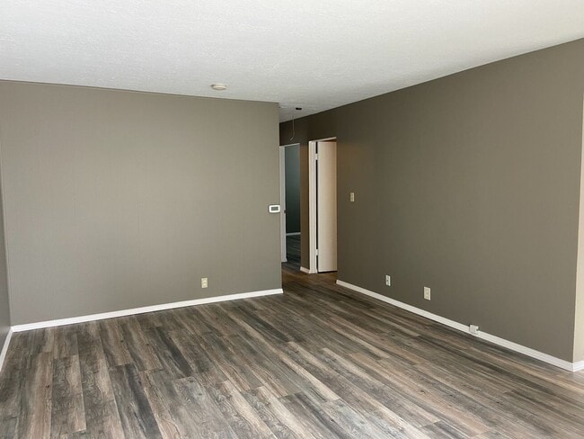 Building Photo - Great SE Portland Bungalow Close to Lynchview Park!