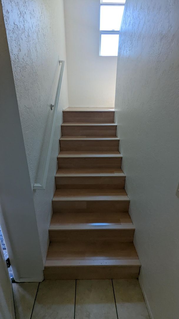 Building Photo - Beautiful Townhouse - 3 bed & 2 bath in Gr...