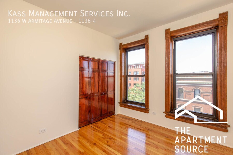 Building Photo - 1130 W Armitage Ave