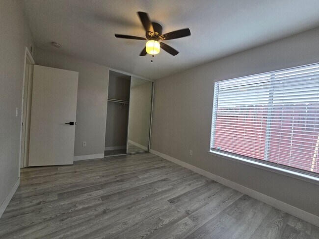 Building Photo - 11321 Volans St
