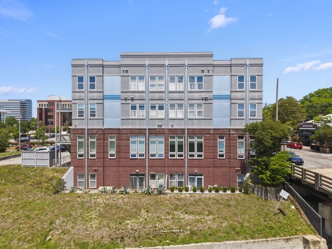 Building Photo - 619 N 4th St