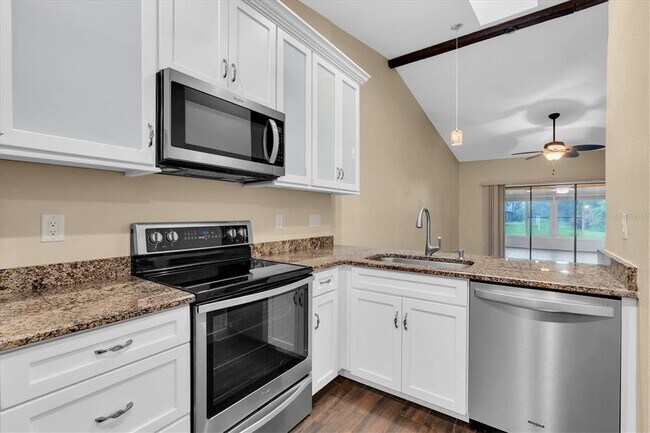 Building Photo - 3203 Charter Club Dr