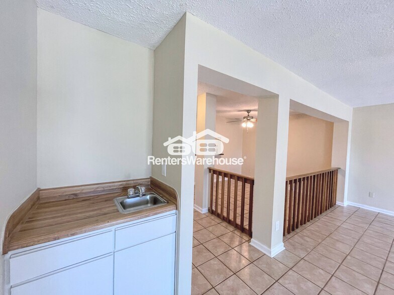 Building Photo - 1541 Sword Dancer Dr