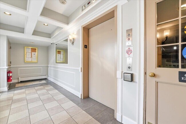 Building Photo - 109 Shearwater Ct E