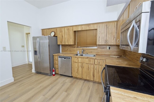 Building Photo - 1411 SW 82nd Ct