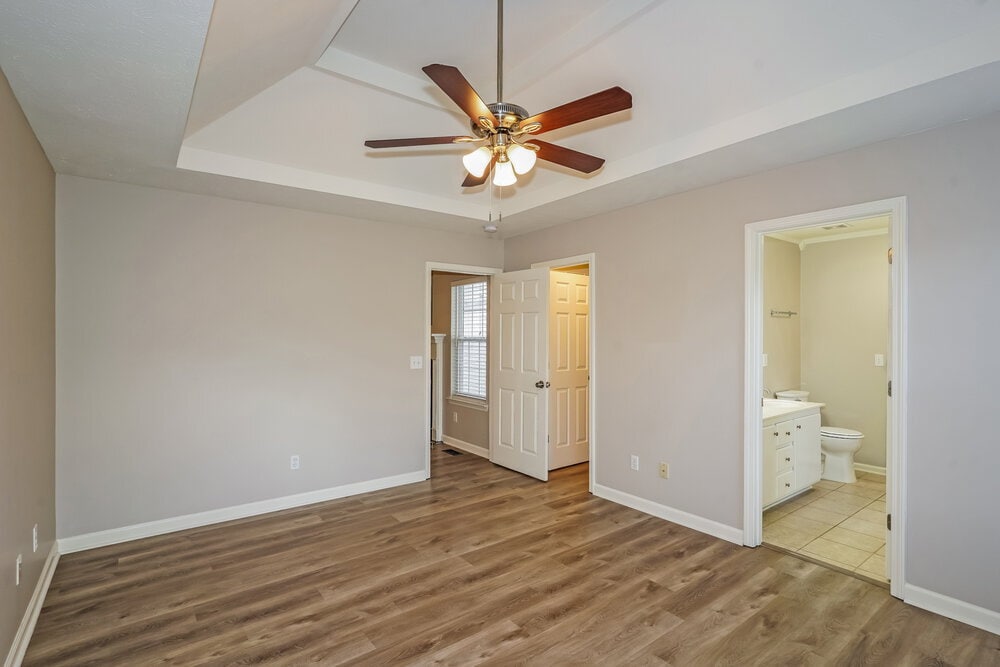 Building Photo - 511 Parrish Way