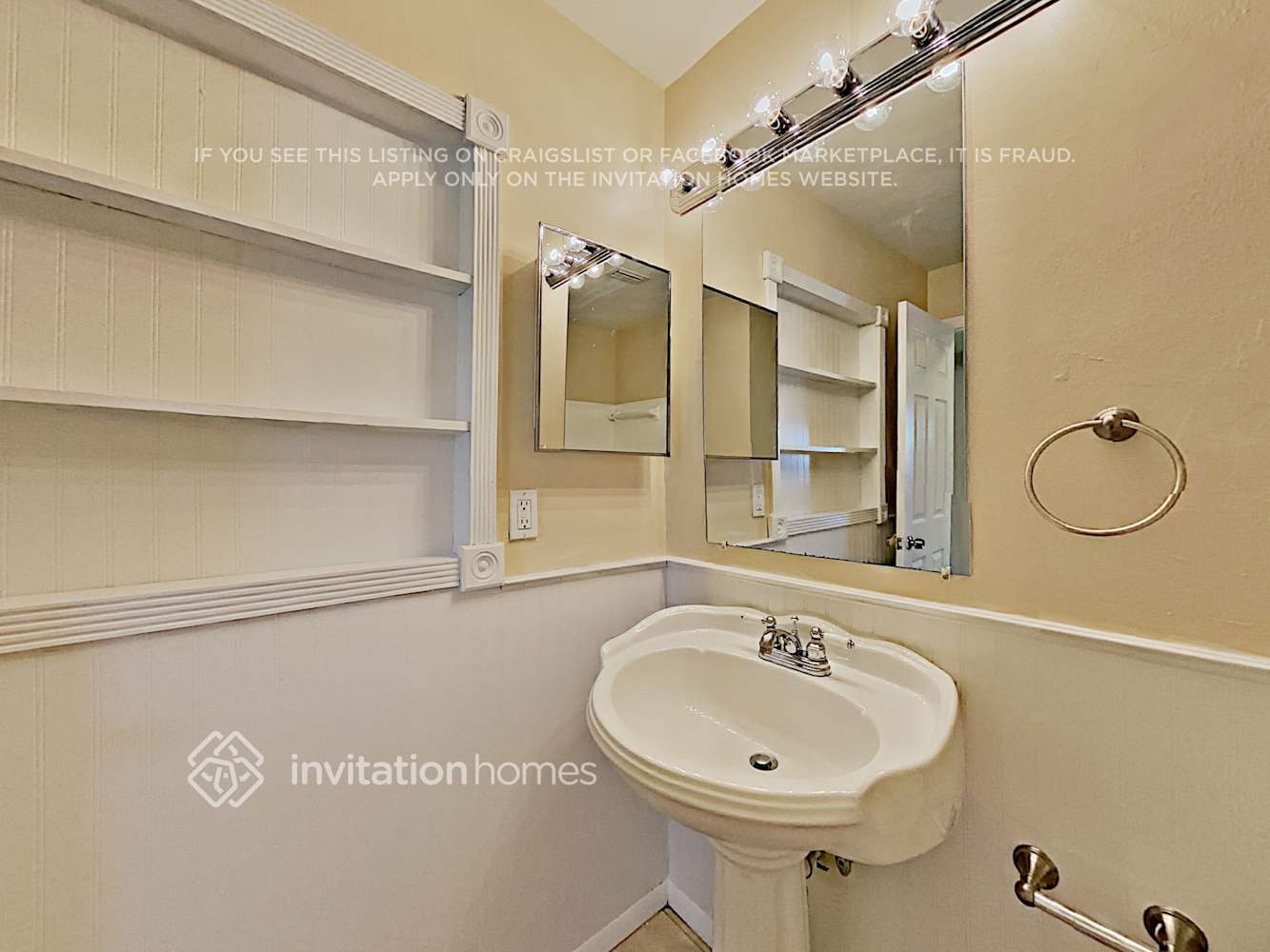 Building Photo - 5335 Laurelwood Pl