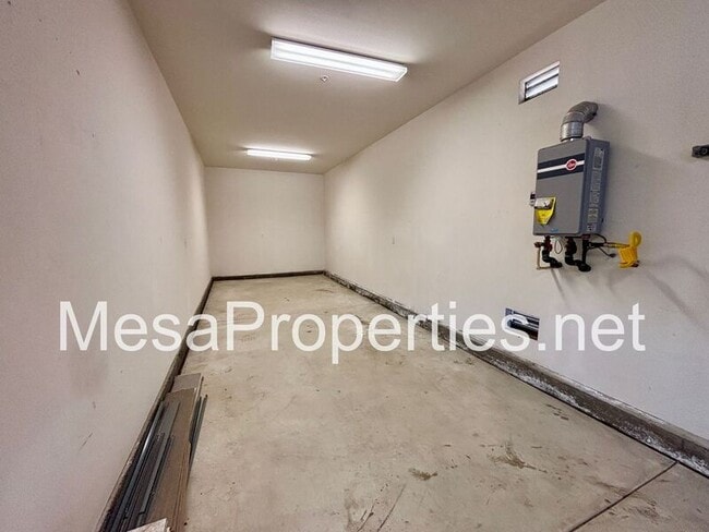 Building Photo - 6966 Madison Ln