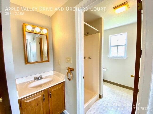 Building Photo - 710 Apple Valley Dr