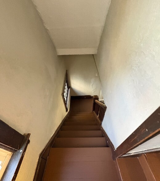Building Photo - 2108 W 89th St