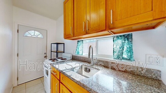 Building Photo - 662 Kalanipuu St