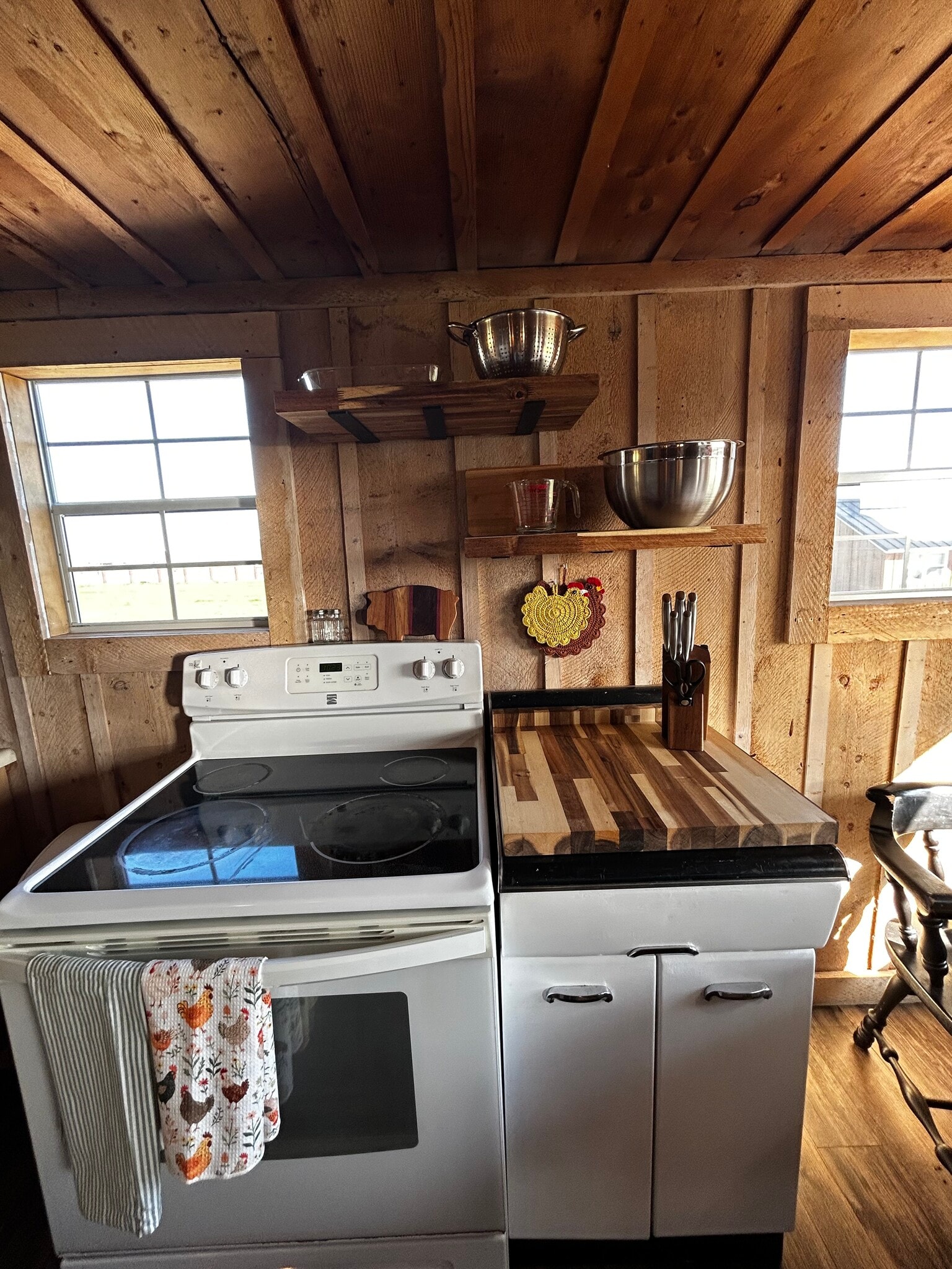 Building Photo - 810 Watt Canyon Rd