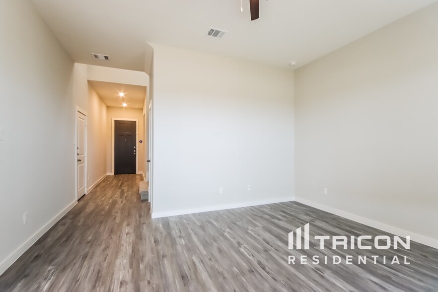 Building Photo - 22821 Terrazzo Dr