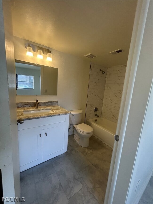 Building Photo - 5315 Summerlin Rd