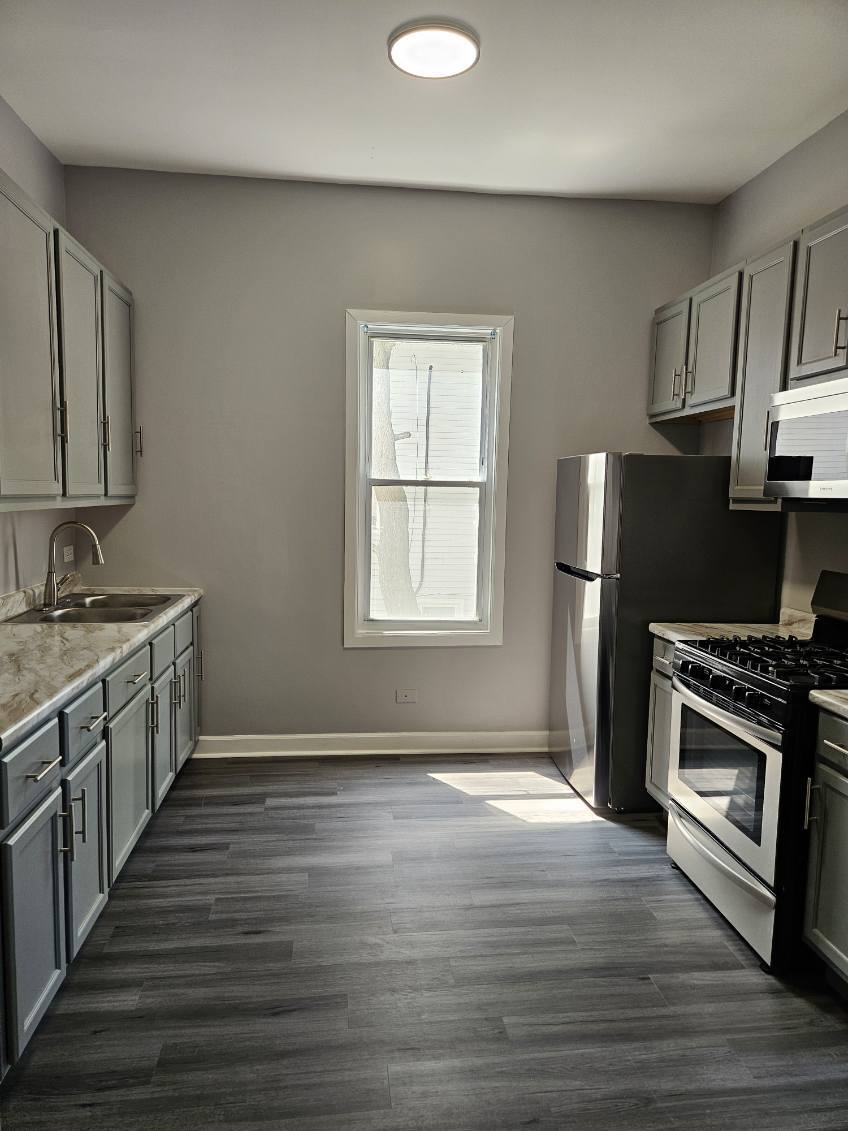 Building Photo - 8020 S Coles Ave