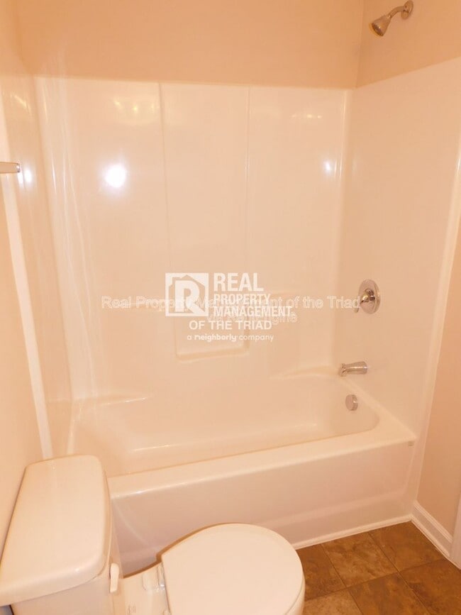 Building Photo - 10 Loblolly Ct