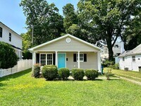 Building Photo - Charming 3 bedroom, 2.5 bath cottage within minutes to Shoppes at Willow Lawn, Carytown