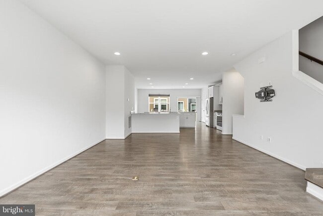 Building Photo - 9190 Snowden Ashford Rd