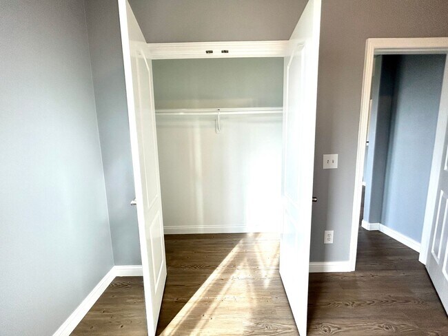 Building Photo - 3 bedroom 2 bath modern style home minutes from Centerton Main!!