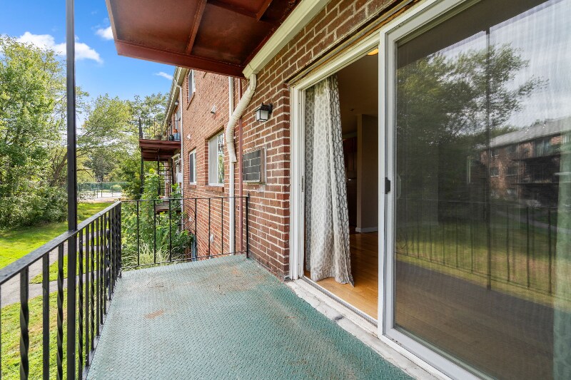 Building Photo - 28 Fernview Ave