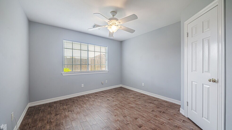 Building Photo - 3211 Prosperity Dr
