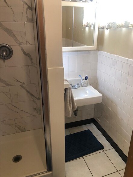 Building Photo - 514 Semple St