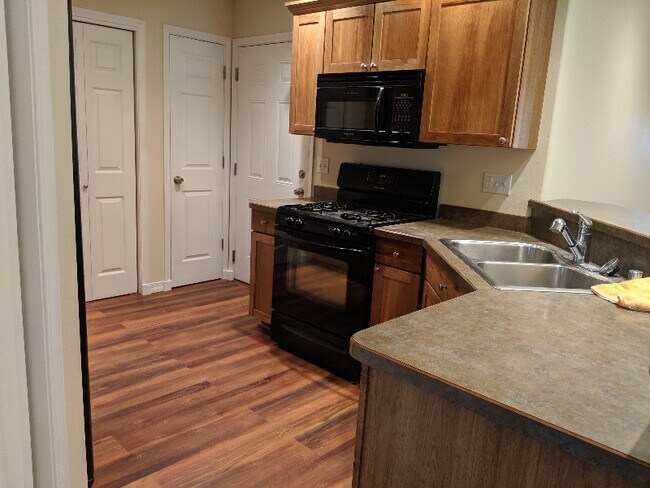 Building Photo - 103 Cally Ln