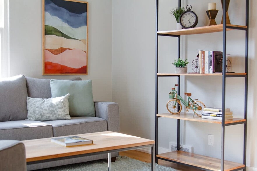 Building Photo - 920 W Lemp St