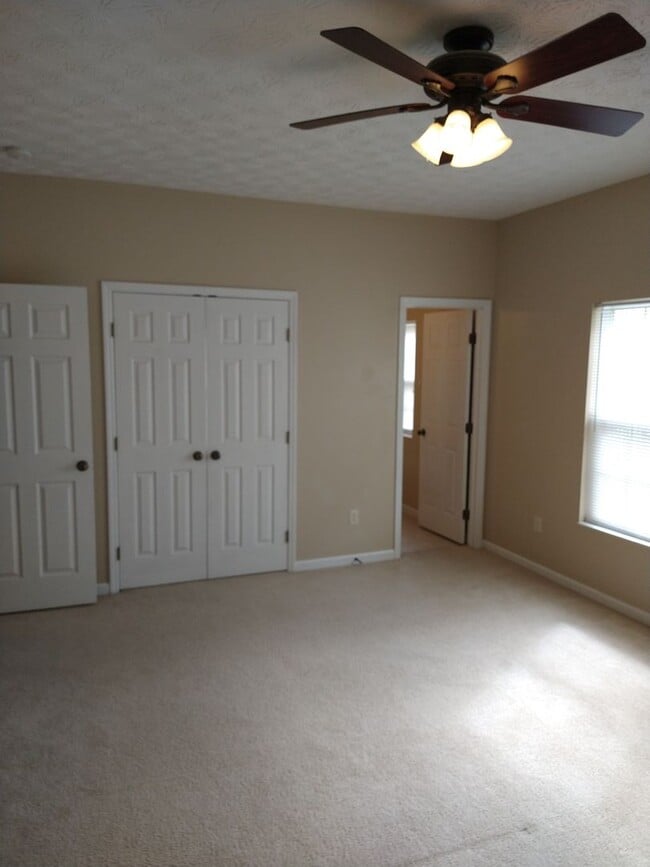 Building Photo - Your Next home is on a quiet cul-de-sac in Beavercreek!