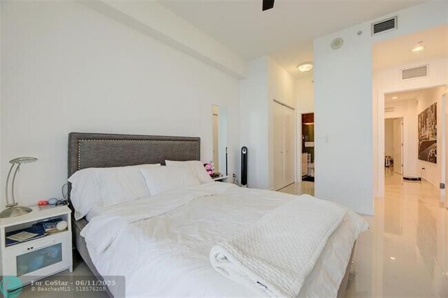 Building Photo - 7901 Hispanola Ave