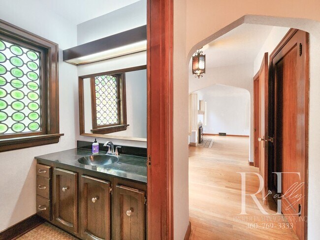 Building Photo - Waterfront Tudor on 2+ Acres | Private, Vi...