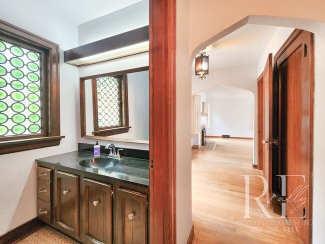 Building Photo - Waterfront Tudor | Private, Vintage Charm with Casita