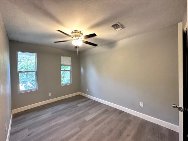 Building Photo - 4318 1st St