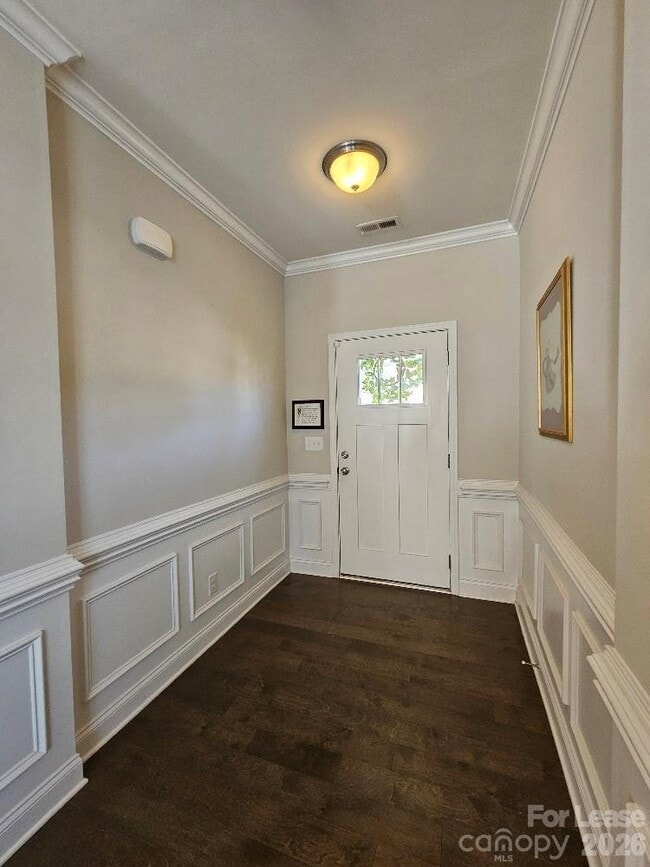 Building Photo - 990 Pennington Dr