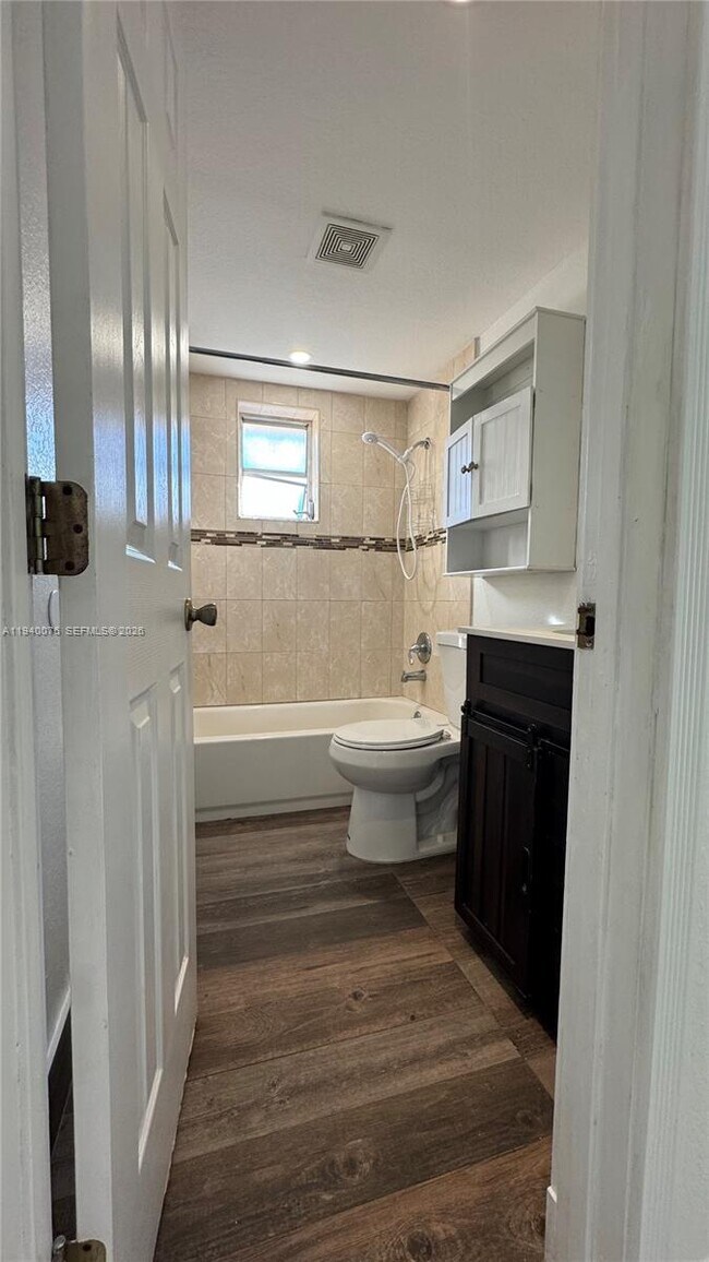 Building Photo - 8650 SW 109th Ave