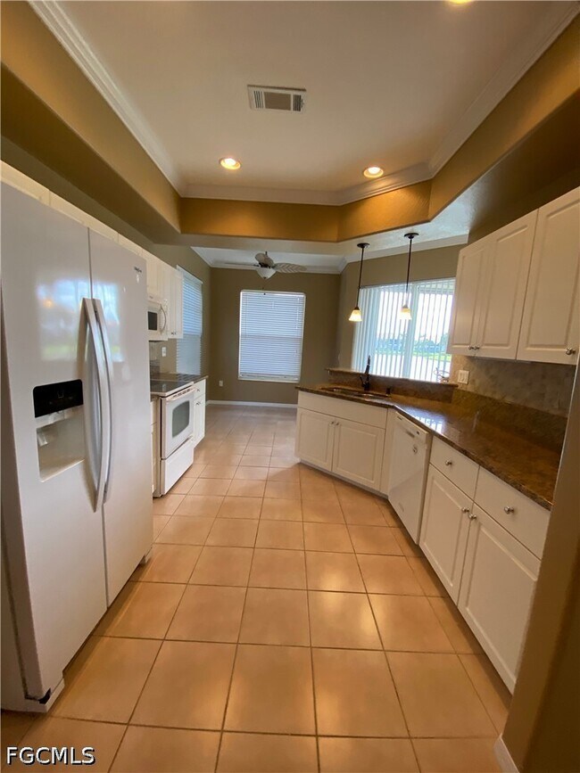 Building Photo - 9265 Belleza Way